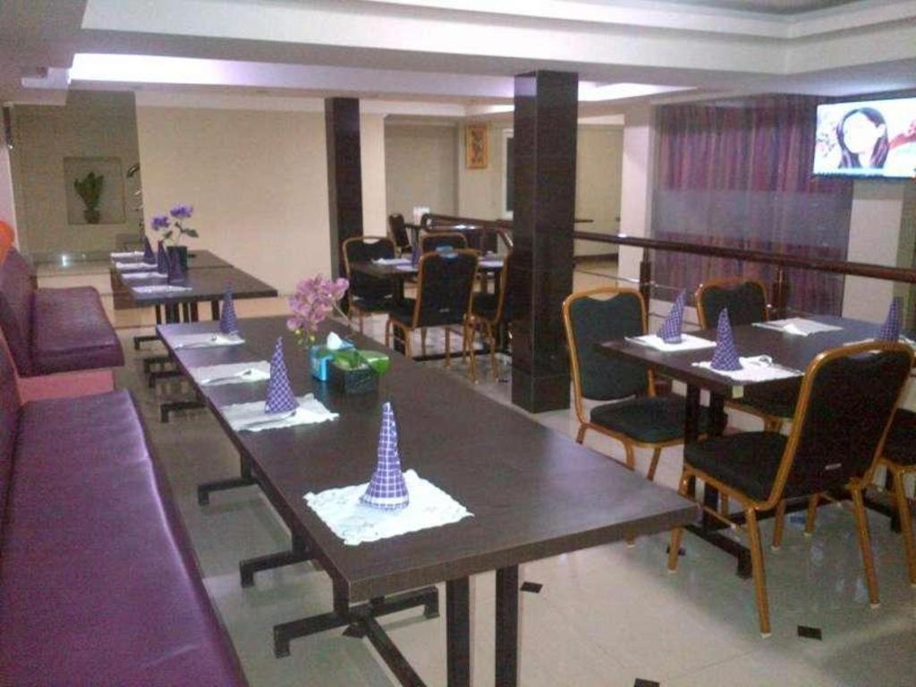 Erin Int Hotel Makasar Zewnętrze zdjęcie