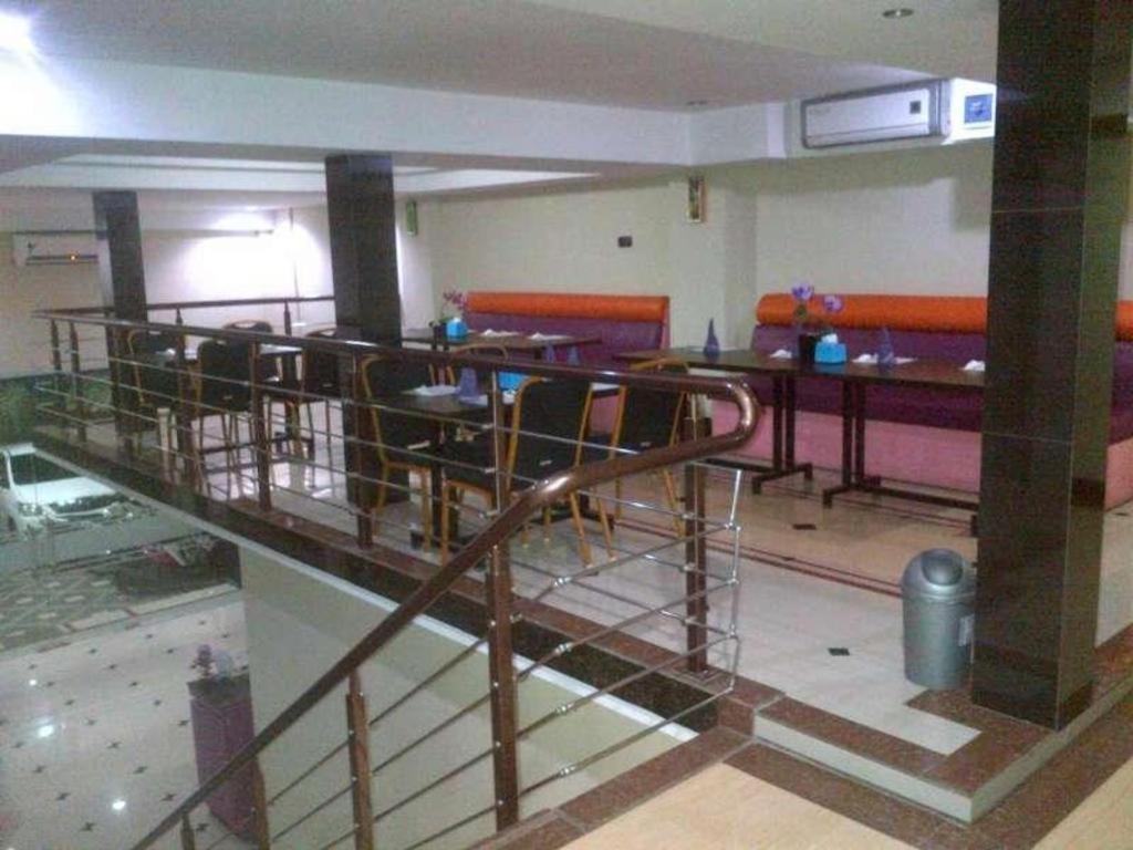 Erin Int Hotel Makasar Zewnętrze zdjęcie