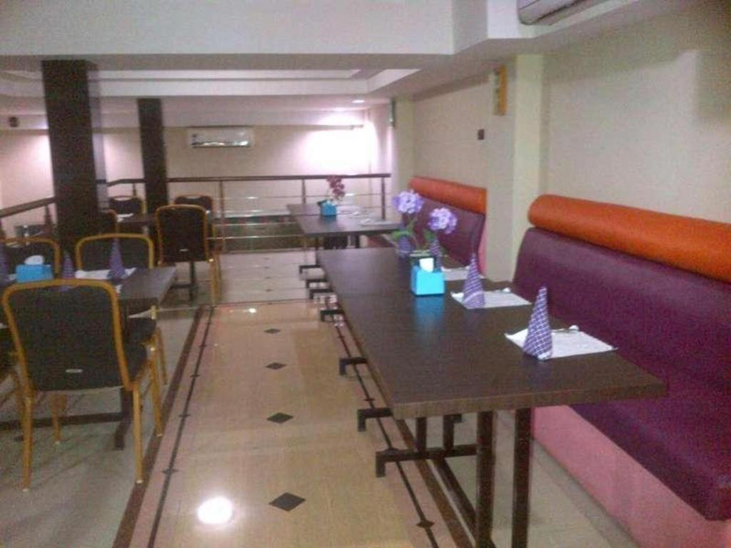 Erin Int Hotel Makasar Zewnętrze zdjęcie